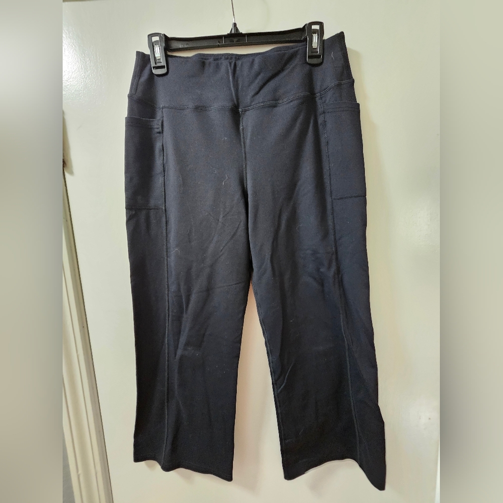 Black High-Waisted Capris